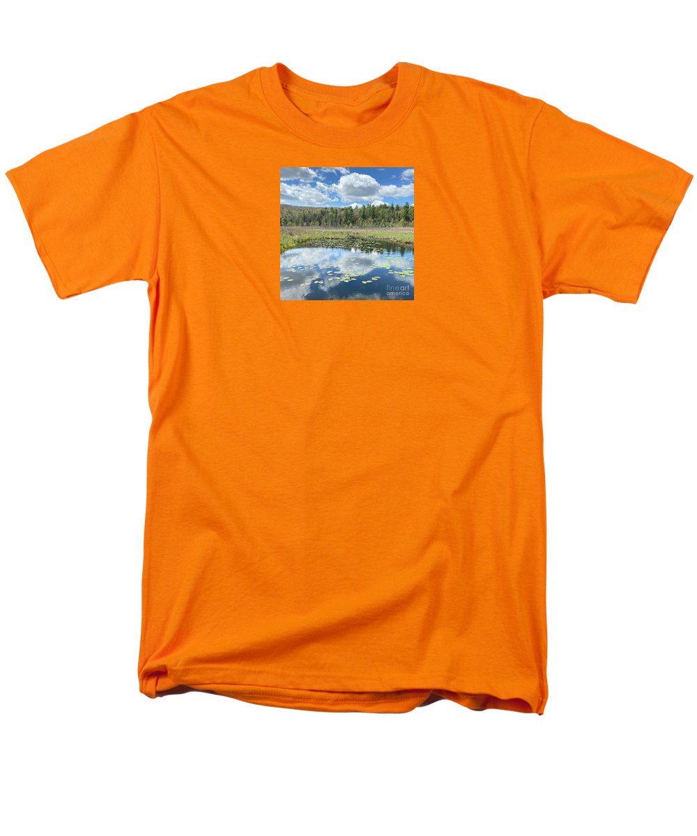 Berkshires Lily Pads Pond River Reflections- Signs of Spring - Men's T-Shirt (Regular Fit)