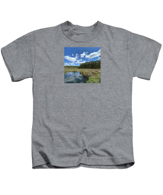 Berkshires Pond Grass 2 - Freshwater Marsh Pines - Kids T-Shirt